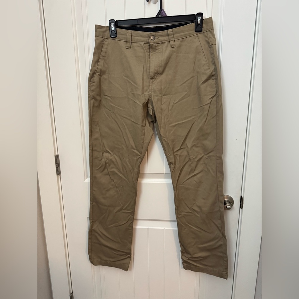 Men's Tan Pants volcom. Waist size 33